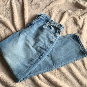 AE Curvy Mom Jeans✨